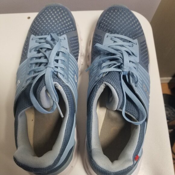 On Cloud Women's Running Training Blue Shoes Sz 9 - Picture 2 of 9